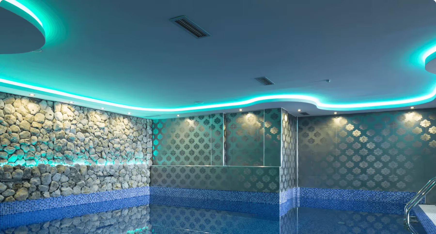 Eine GK-Decke mit LED Lichtvouten